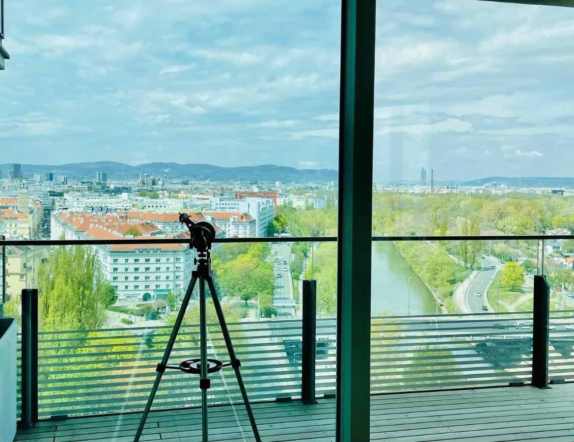 Royal Swan Skyline, * Viena